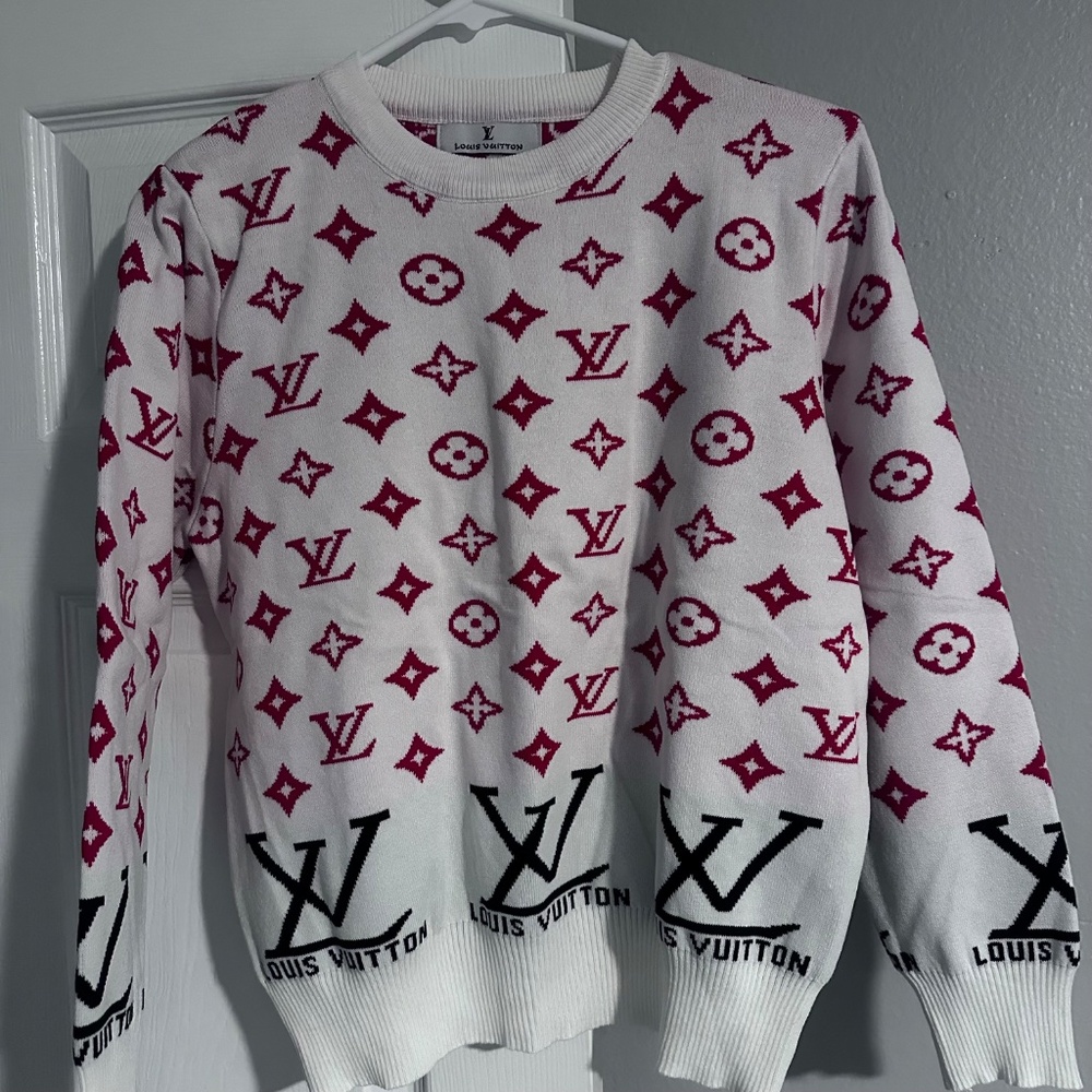 Sweaters - Picture 6 of 11